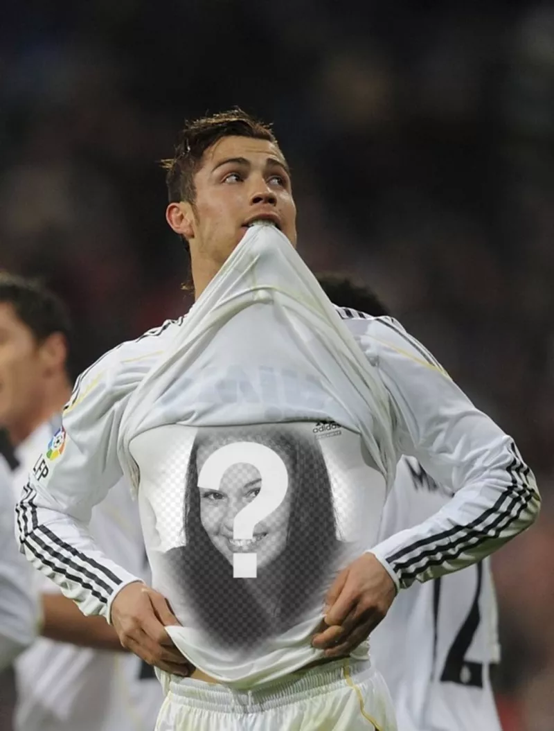 Create photo collages with Cristiano Ronaldo and upload a picture that appears in the Real Madrid football players..