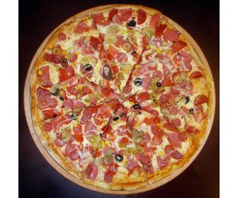 hide ur picture in this delicious pizza to have fun playing with people to find u in it
