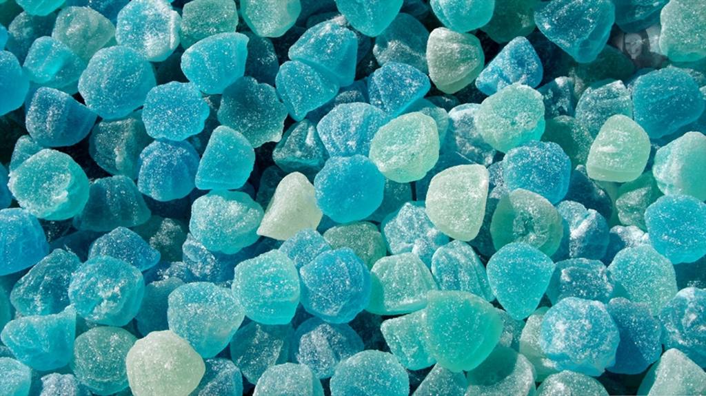 Game for your photos where you can put your face on a blue gelatin. ..